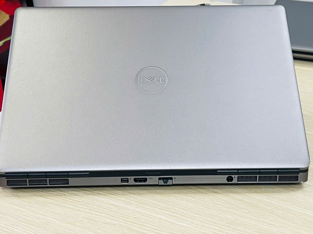 Dell precision 7560 xeon giá rẻ